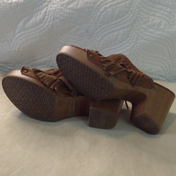 UNIONBAY "Makena" "8.5" Sueded Fringed Open Toed Clogs, Hippie Vibes, Bohemian - Picture 4 of 7